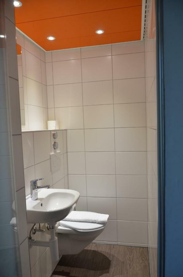 Easyhotel Zurich West Екстер'єр фото