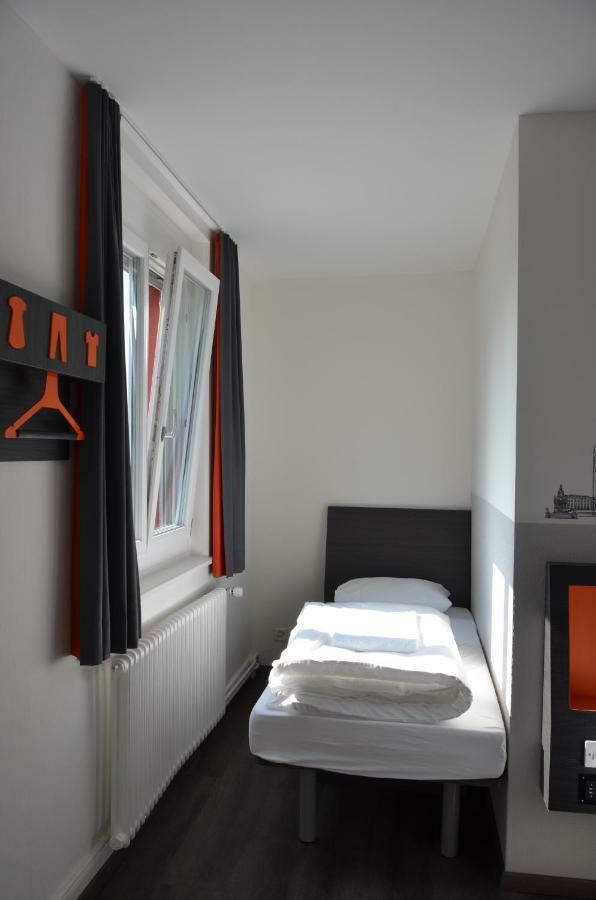 Easyhotel Zurich West Екстер'єр фото