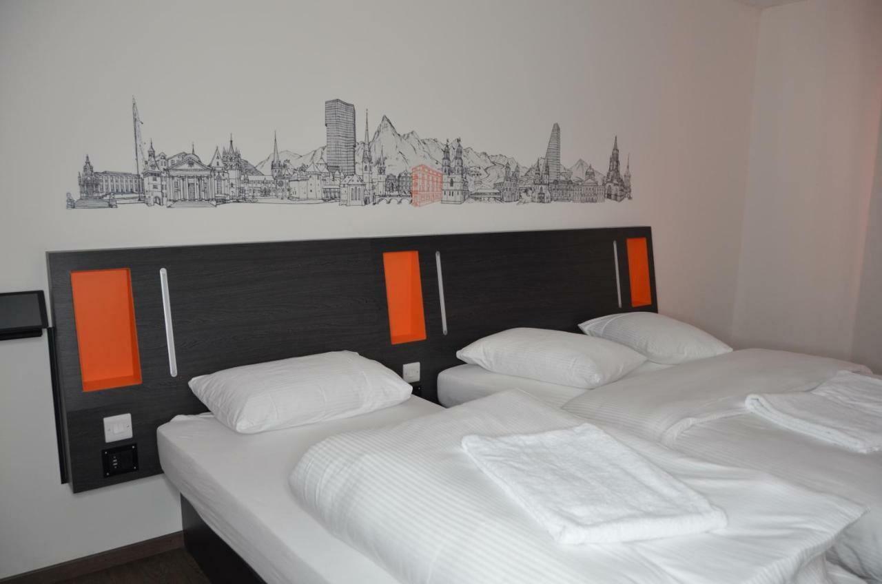 Easyhotel Zurich West Екстер'єр фото