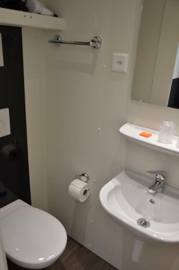 Easyhotel Zurich West Екстер'єр фото